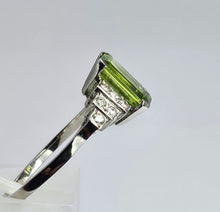 Cargar imagen en el visor de la galería, 1805: Vintage: Platinum Emerald Cut Peridot Diamonds Ring- crisp, sparkling, eye candy

