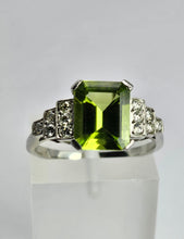 Cargar imagen en el visor de la galería, 1805: Vintage: Platinum Emerald Cut Peridot Diamonds Ring- crisp, sparkling, eye candy
