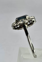 Cargar imagen en el visor de la galería, 1810: Vintage:: 18ct White Gold French Blue Sapphire Diamonds Ring
