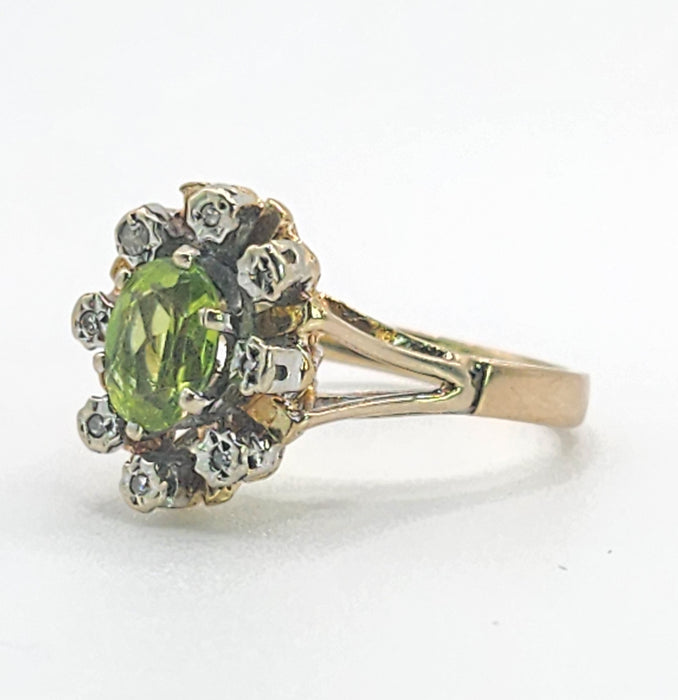 1374: Vintage: 9ct Gold Peridot Diamonds Flowerhead Ring- from 1976