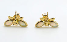 Cargar imagen en el visor de la galería, 1531: Vintage: 18ct Gold Dragonfly Stud Earrings- cute creation
