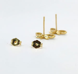 1531: Vintage: 18ct Gold Dragonfly Stud Earrings- cute creation