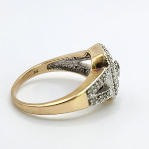 1540: Vintage: 9ct Gold 31 Diamonds Geometric Set Ring- Hallmarked in Edinburgh