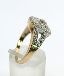 1540: Vintage: 9ct Gold 31 Diamonds Geometric Set Ring- Hallmarked in Edinburgh