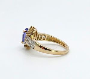 1749: Vintage: 9ct Gold Violet Blue Tanzanite Diamonds Dress Ring- sparkling eye candy