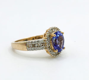 1749: Vintage: 9ct Gold Violet Blue Tanzanite Diamonds Dress Ring- sparkling eye candy