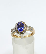 Cargar imagen en el visor de la galería, 1749: Vintage: 9ct Gold Violet Blue Tanzanite Diamonds Dress Ring- sparkling eye candy
