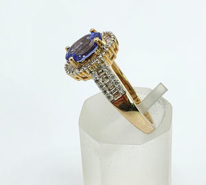 1749: Vintage: 9ct Gold Violet Blue Tanzanite Diamonds Dress Ring- sparkling eye candy