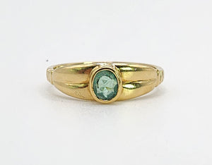 1608: Vintage: 18ct Gold Emerald Signet/Stacker Ring- demure & delightful