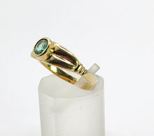 Load image into Gallery viewer, 1608: Vintage: 18ct Gold Emerald Signet/Stacker Ring- demure &amp; delightful
