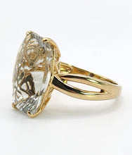 Cargar imagen en el visor de la galería, 1640: Vintage: 9ct Gold Cushion Cut Mint Green Quartz Cocktail Ring- extraordinary
