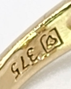 1640: Vintage: 9ct Gold Cushion Cut Mint Green Quartz Cocktail Ring- extraordinary