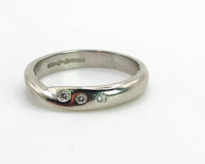 1653:   Vintage: Platinum 6 Diamonds Stacker Band Ring- pristine and sparkling