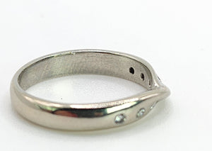 1653:   Vintage: Platinum 6 Diamonds Stacker Band Ring- pristine and sparkling