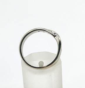 1653:   Vintage: Platinum 6 Diamonds Stacker Band Ring- pristine and sparkling