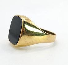 Load image into Gallery viewer, 1656: Vintage: 18ct Gold Black Onyx Signet Ring- unisex appeal, nice weight
