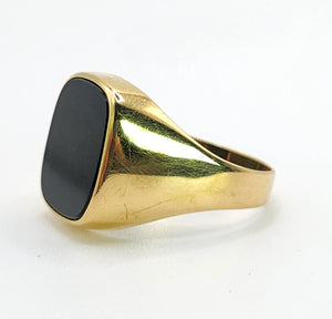 1656: Vintage: 18ct Gold Black Onyx Signet Ring- unisex appeal, nice weight