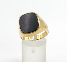 Load image into Gallery viewer, 1656: Vintage: 18ct Gold Black Onyx Signet Ring- unisex appeal, nice weight
