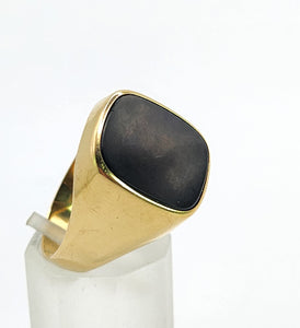 1656: Vintage: 18ct Gold Black Onyx Signet Ring- unisex appeal, nice weight