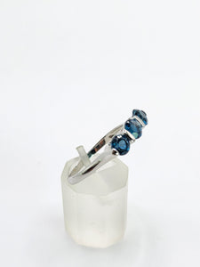 0964: Vintage: Rare 9ct White Gold London Blue Round Cut Topaz Trilogy- a beauty