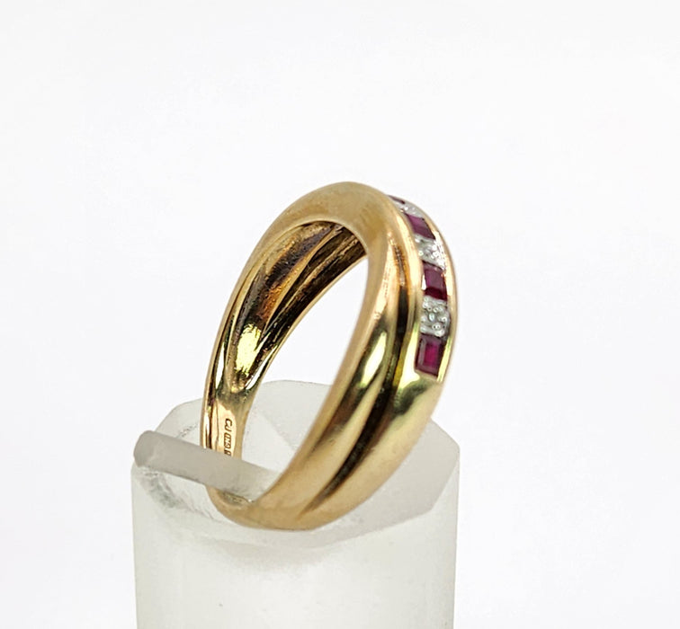 Vintage: 9ct Yellow Gold Ruby & Diamond Crossover Ring