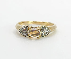 1666: Vintage: 9ct Gold Cabochon Moonstone Diamonds Signet Ring- Rare