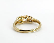 Cargar imagen en el visor de la galería, 1666: Vintage: 9ct Gold Cabochon Moonstone Diamonds Signet Ring- Rare
