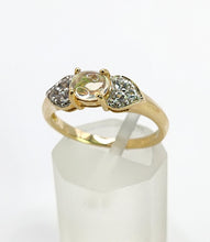 Cargar imagen en el visor de la galería, 1666: Vintage: 9ct Gold Cabochon Moonstone Diamonds Signet Ring- Rare
