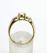 Cargar imagen en el visor de la galería, 1666: Vintage: 9ct Gold Cabochon Moonstone Diamonds Signet Ring- Rare
