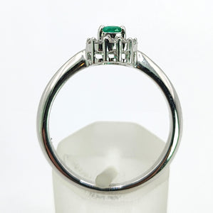 0437: Vintage: 18ct White Gold Emerald 12 Diamonds Ring- crisp, clean eye candy,