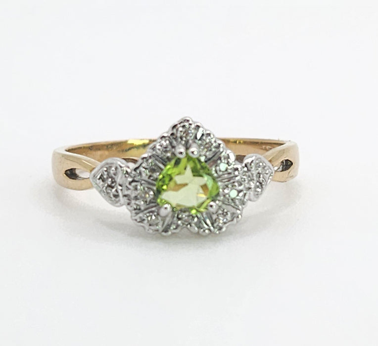 1631: Vintage: 9ct Gold Heart-Cut Peridot 14 Diamonds Cluster Ring- Lush, sparkling, beauty