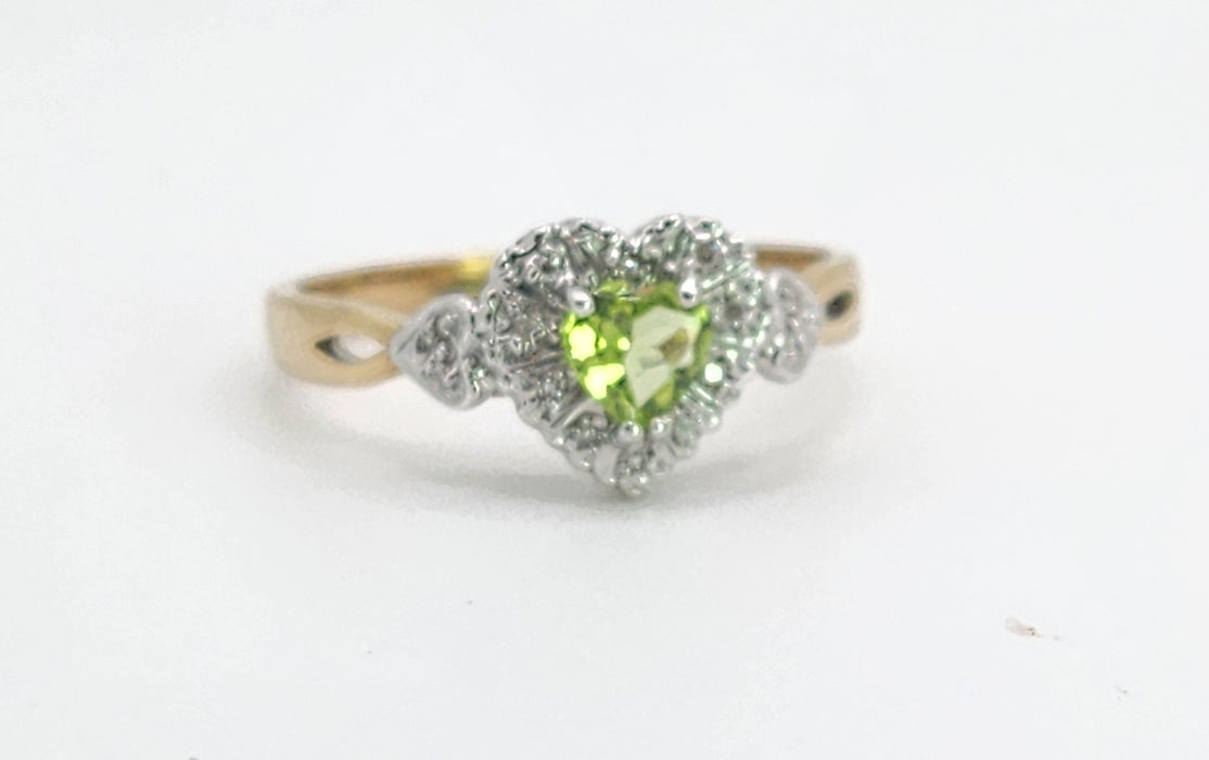 1631: Vintage: 9ct Gold Heart-Cut Peridot 14 Diamonds Cluster Ring- Lush, sparkling, beauty
