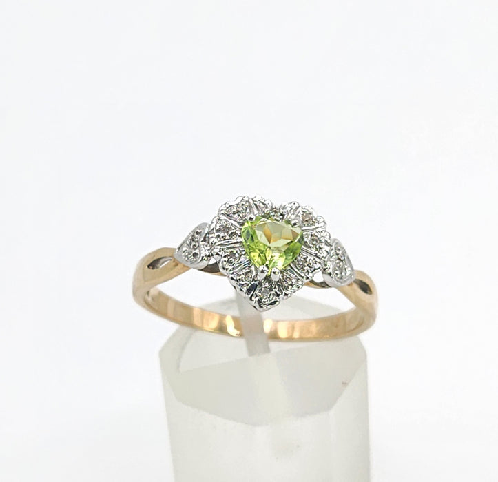 1631: Vintage: 9ct Gold Heart-Cut Peridot 14 Diamonds Cluster Ring- Lush, sparkling, beauty