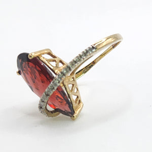1635: Vintage: 9ct Gold Pear-Cut Almandine Garnet 18 Diamonds Dress Ring