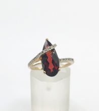 Load image into Gallery viewer, 1635: Vintage: 9ct Gold Pear-Cut Almandine Garnet 18 Diamonds Dress Ring

