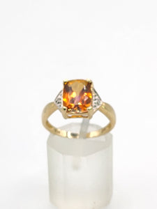 1547: Vintage: 9ct Gold Mystic Topaz Diamonds Ring - lovely colours