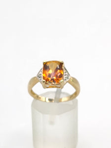 1547: Vintage: 9ct Gold Mystic Topaz Diamonds Ring - lovely colours