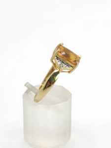 1547: Vintage: 9ct Gold Mystic Topaz Diamonds Ring - lovely colours