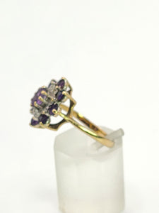 1548: Vintage: 9ct Gold Amethysts Diamonds Flowerhead Cluster Ring- delightful