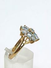Cargar imagen en el visor de la galería, 1549: Vintage: 9ct Gold Blue Aquamarines Diamonds Starburst Cluster Ring- total eye candy
