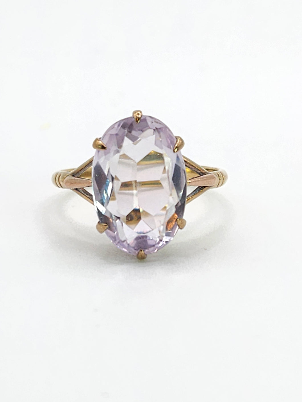 1567: Vintage: 9ct Gold Lilac Amethyst Solitaire- multi-faceted cut