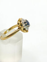 Cargar imagen en el visor de la galería, 1707: Vintage: 18ct Gold French Blue Sapphire Diamonds Flowerhead Ring- Exquisite design.
