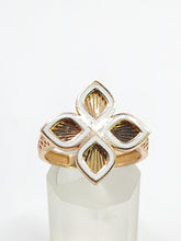 Load image into Gallery viewer, 1709: Vintage: 14ct Rose Gold White Enamel Four Leaf Clover  Ring-beautifully crafted

