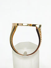 Load image into Gallery viewer, 1709: Vintage: 14ct Rose Gold White Enamel Four Leaf Clover  Ring-beautifully crafted
