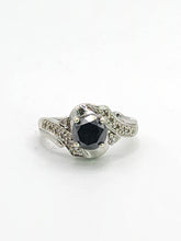 Cargar imagen en el visor de la galería, 1760: Vintage: 9ct White Gold Black Diamond White Diamonds Halo Ring-Exquisite
