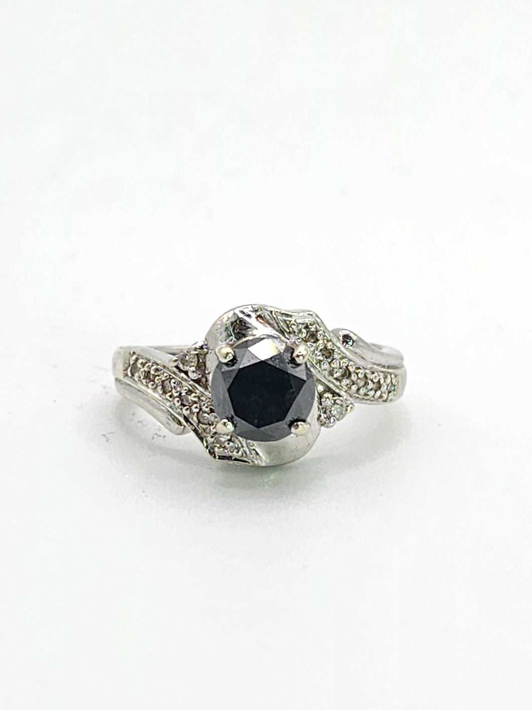 1760: Vintage: 9ct White Gold Black Diamond White Diamonds Halo Ring-Exquisite
