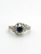 Cargar imagen en el visor de la galería, 1760: Vintage: 9ct White Gold Black Diamond White Diamonds Halo Ring-Exquisite
