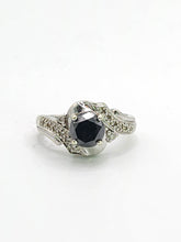 Cargar imagen en el visor de la galería, 1760: Vintage: 9ct White Gold Black Diamond White Diamonds Halo Ring-Exquisite
