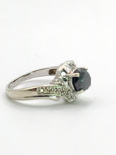 Cargar imagen en el visor de la galería, 1760: Vintage: 9ct White Gold Black Diamond White Diamonds Halo Ring-Exquisite
