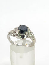Cargar imagen en el visor de la galería, 1760: Vintage: 9ct White Gold Black Diamond White Diamonds Halo Ring-Exquisite
